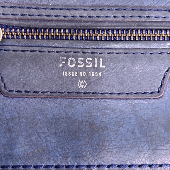 Fossil Leather Stonewash Wallet - Picture 3 of 12